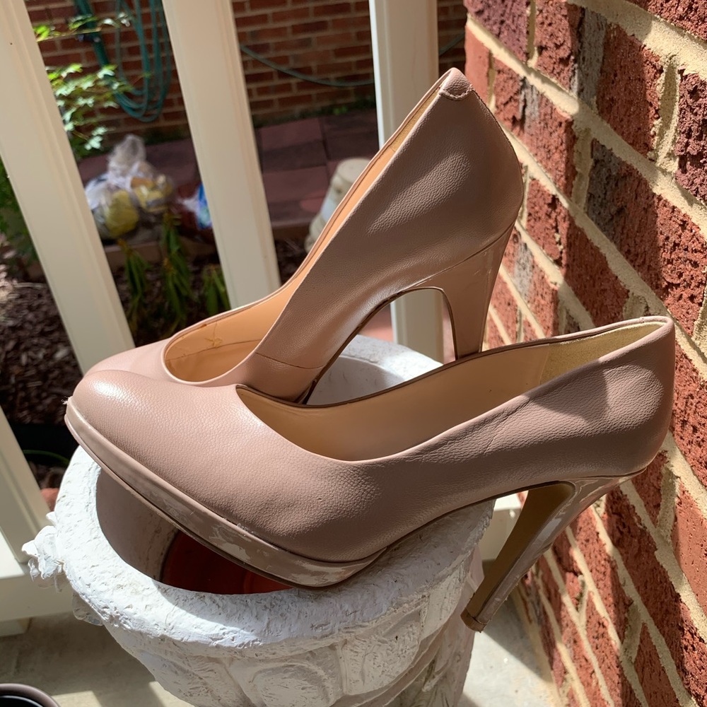 Nine West nude heels